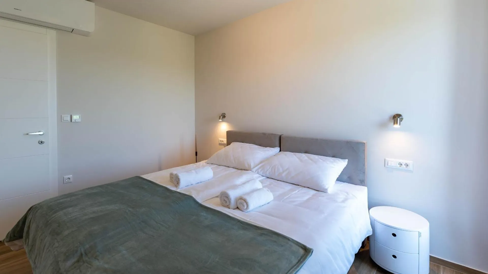 Villa Camino For 6 People Near Fazana With Sea View & Only 700 Meters From The Beach Stinjan