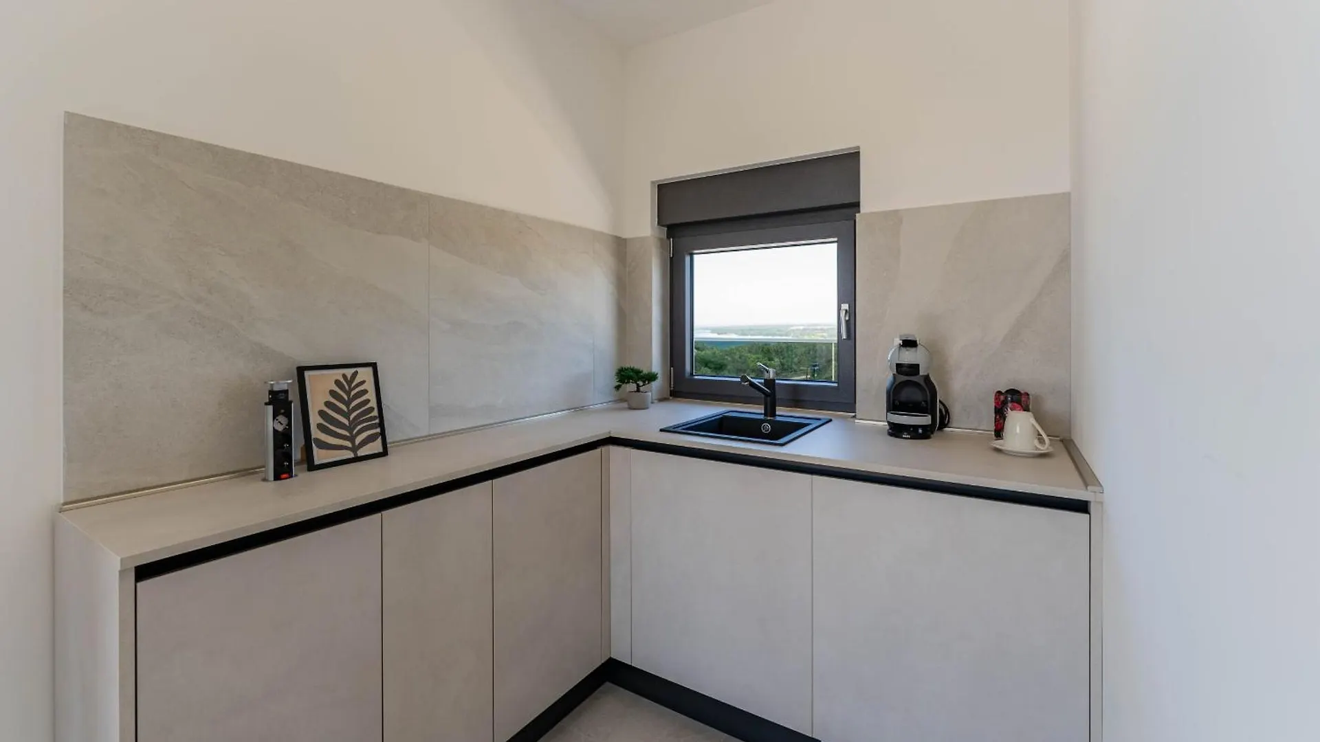 Villa Camino For 6 People Near Fazana With Sea View & Only 700 Meters From The Beach Stinjan
